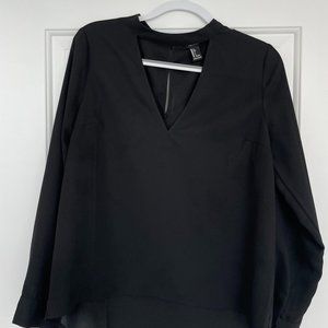 ✨Forever 21 Neck Cutout Blouse